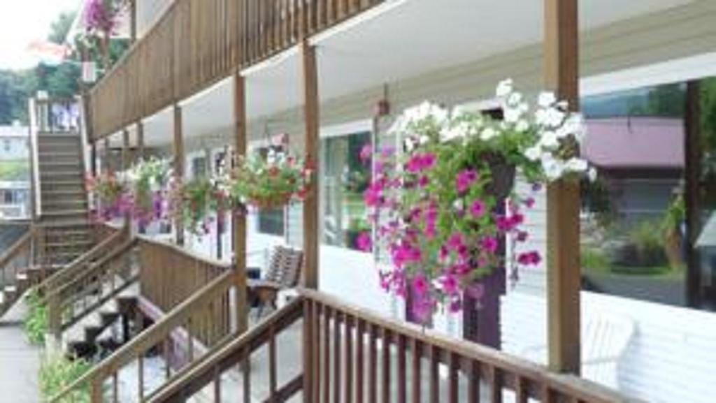 Legacy Inn & Suites Of Lake George Buitenkant foto